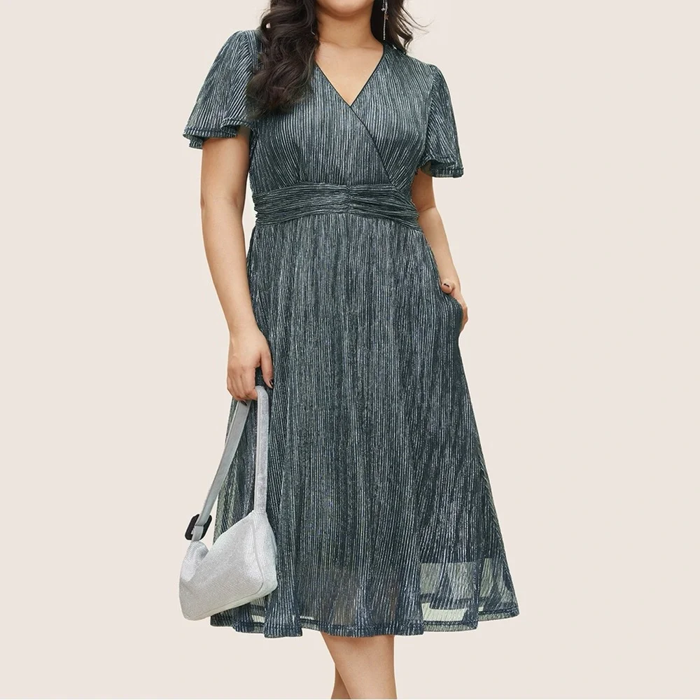 BloomChic Shimmering Teal and Black Midi Dress Size Medium 10 - Picture 1 of 7
